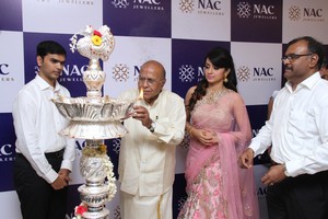 Trisha Launches NAC Jewellers at Kanchipuram